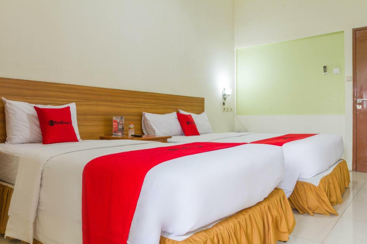 Reddoorz Plus @ Surapati 2 Bandung Exterior foto